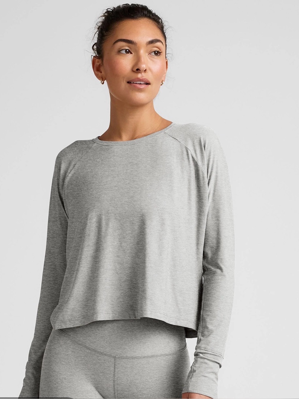 Beyond Yoga Featherweight Daydreamer Pullover size Medium Silver Mist